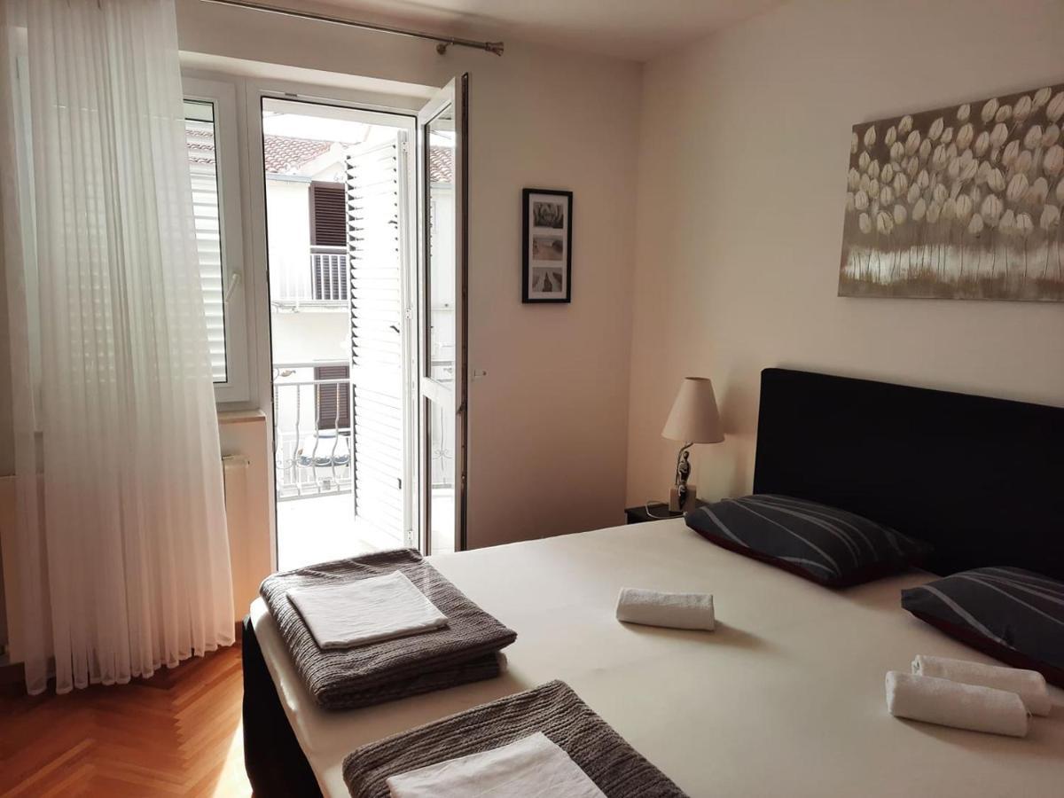 מאקרסקה Apartments Rose Loboja מראה חיצוני תמונה