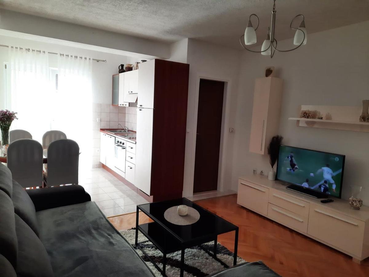מאקרסקה Apartments Rose Loboja מראה חיצוני תמונה