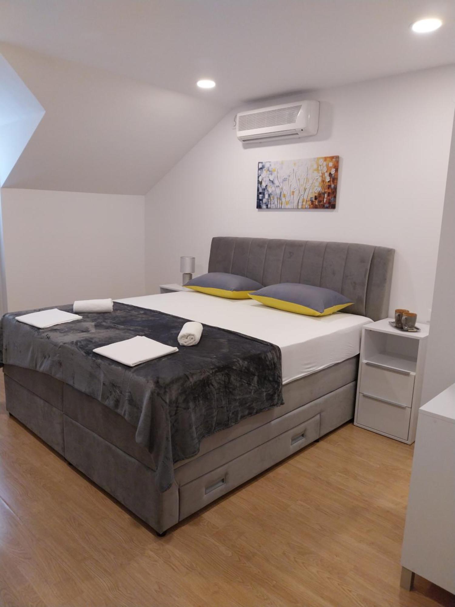 מאקרסקה Apartments Rose Loboja מראה חיצוני תמונה