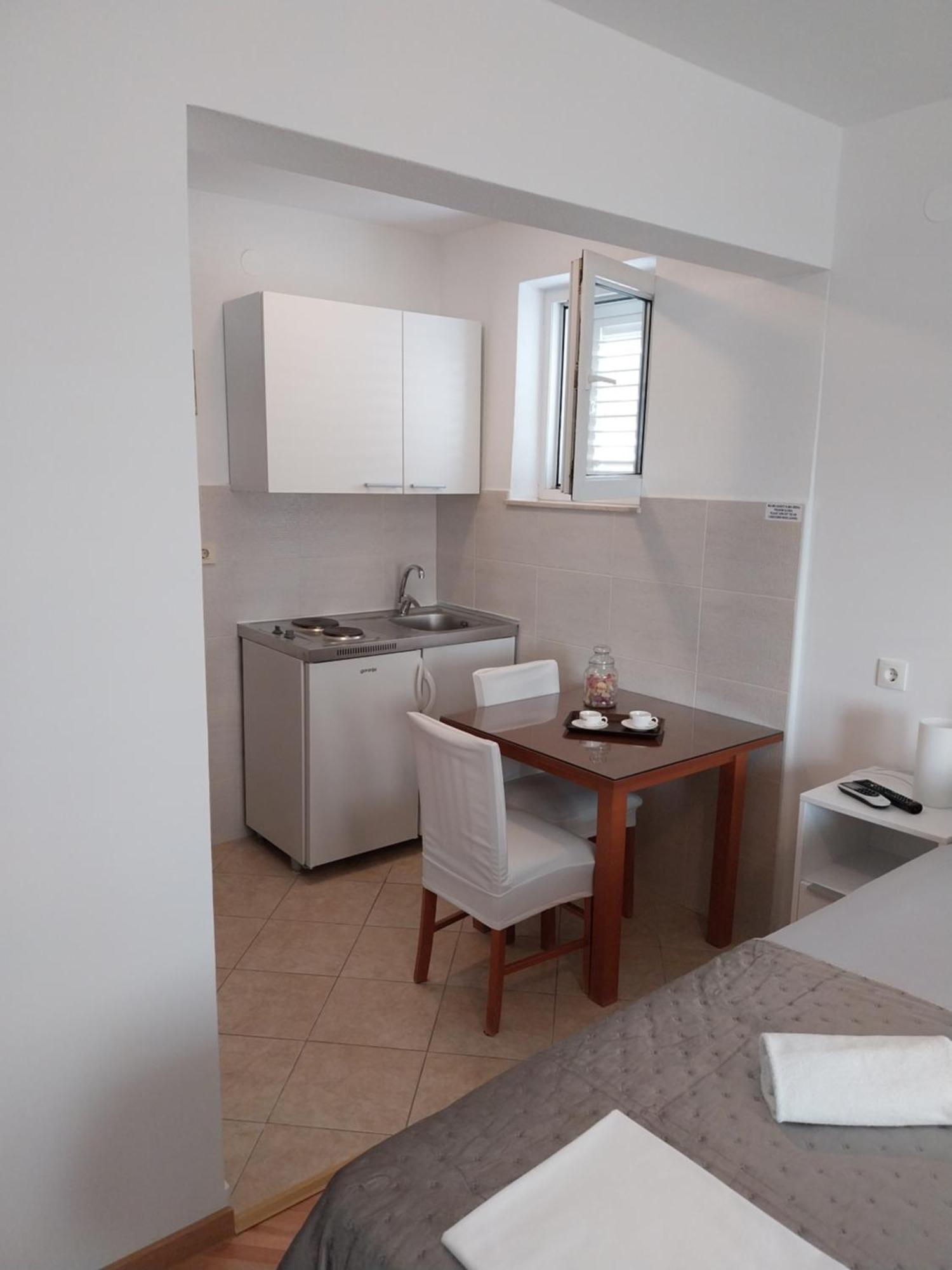 מאקרסקה Apartments Rose Loboja מראה חיצוני תמונה