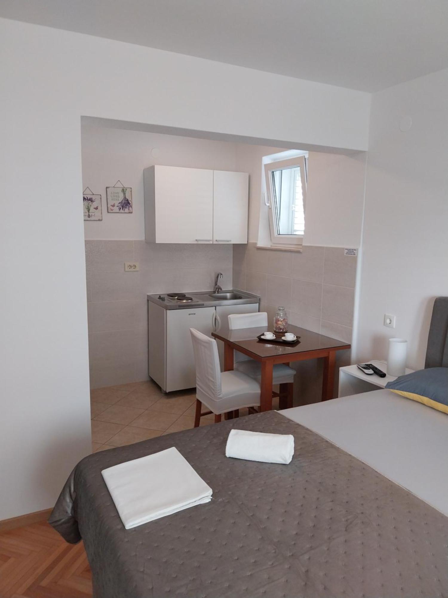 מאקרסקה Apartments Rose Loboja מראה חיצוני תמונה