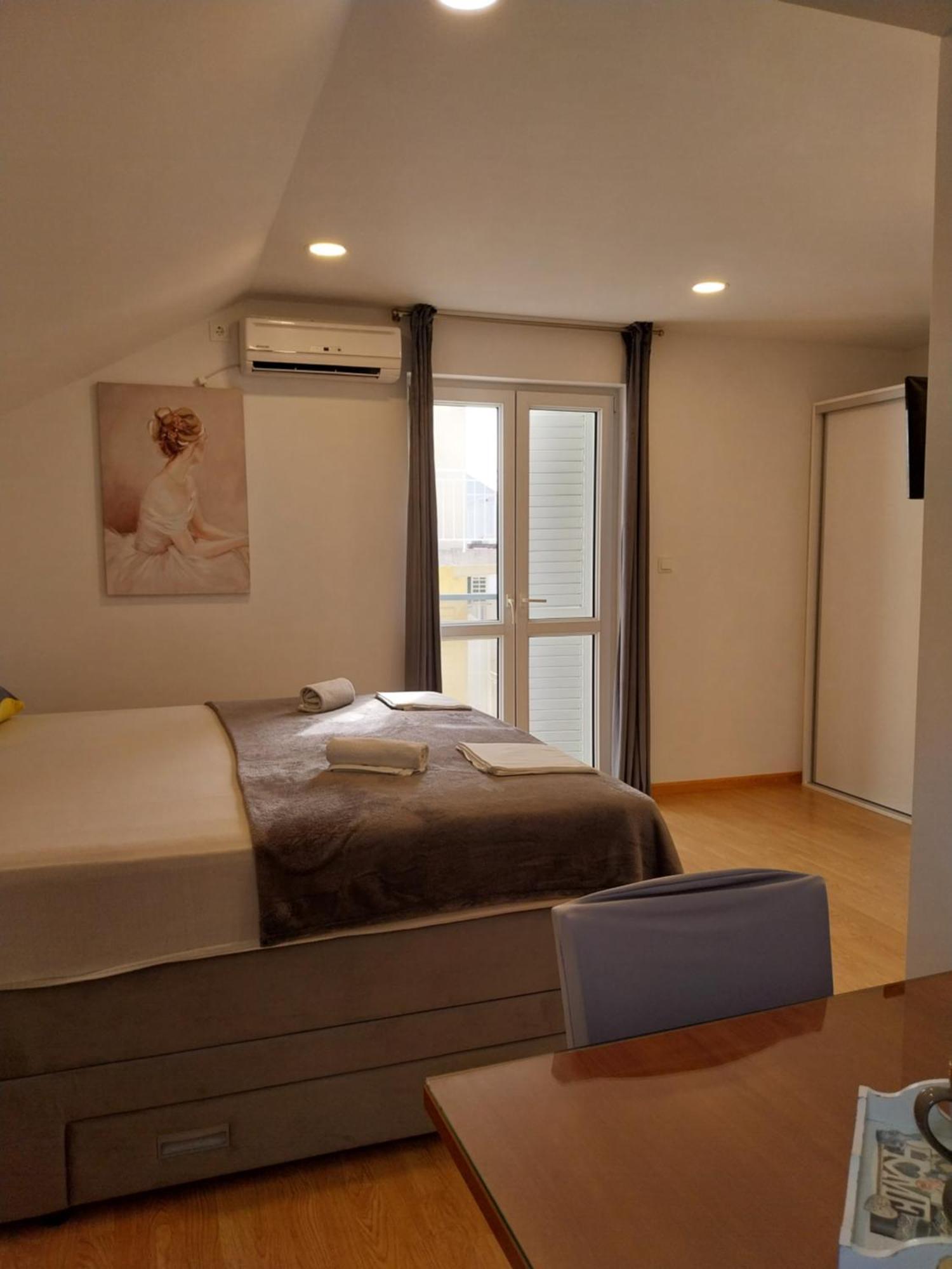 מאקרסקה Apartments Rose Loboja מראה חיצוני תמונה