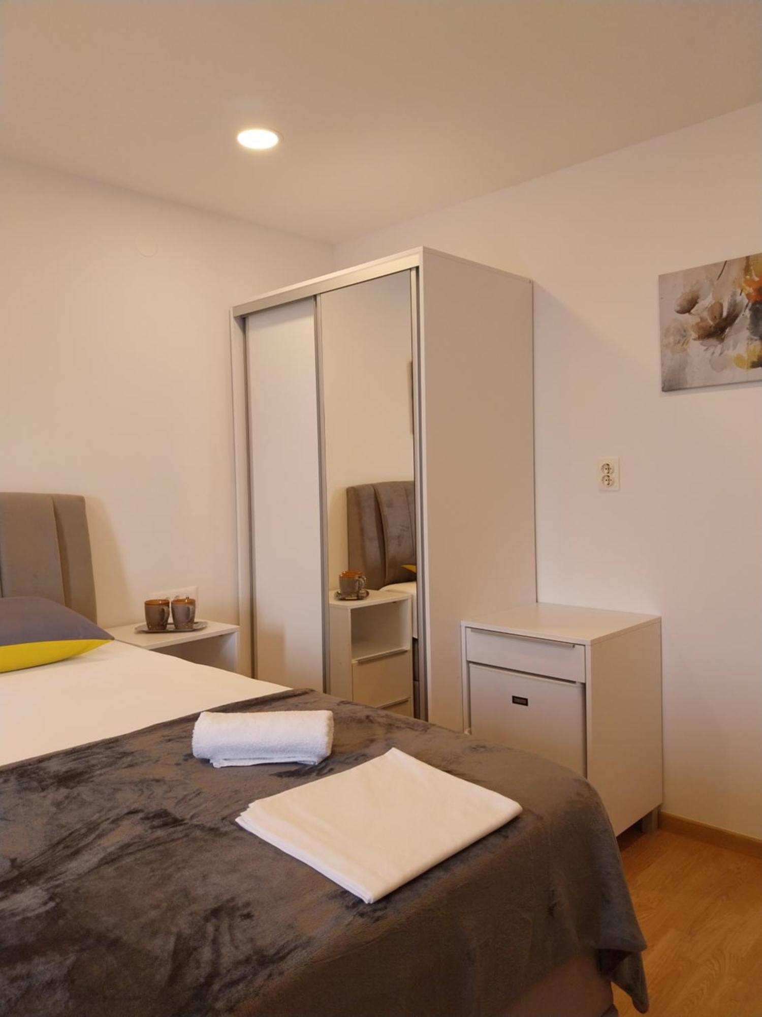 מאקרסקה Apartments Rose Loboja מראה חיצוני תמונה
